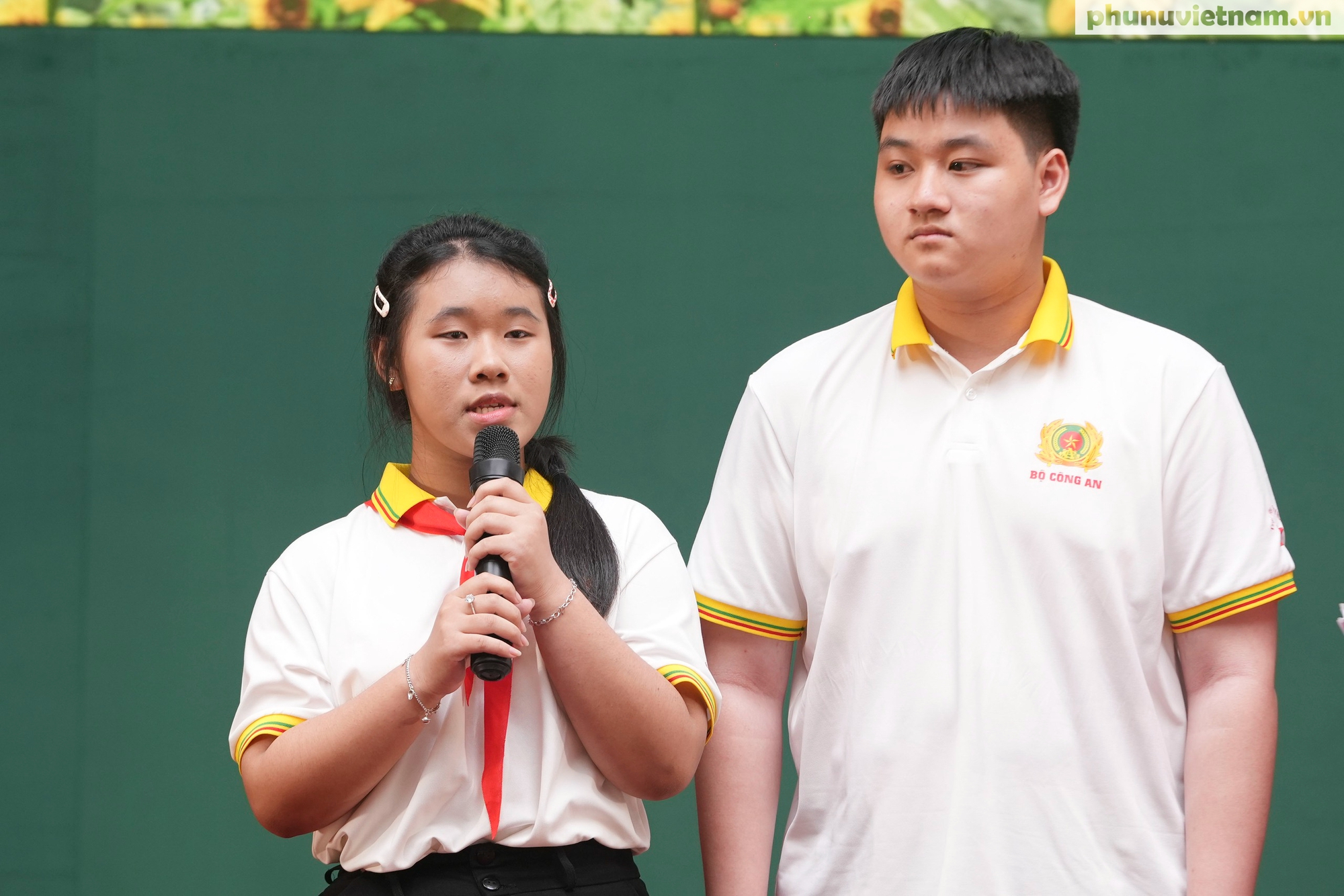 Bộ Công an gặp mặt, biểu dương 150 con cán bộ, chiến sĩ, thương binh, liệt sĩ, con đỡ đầu- Ảnh 12. Bộ Công an gặp mặt, biểu dương 150 con cán bộ, chiến sĩ, thương binh, liệt sĩ, con đỡ đầu- Ảnh 12.