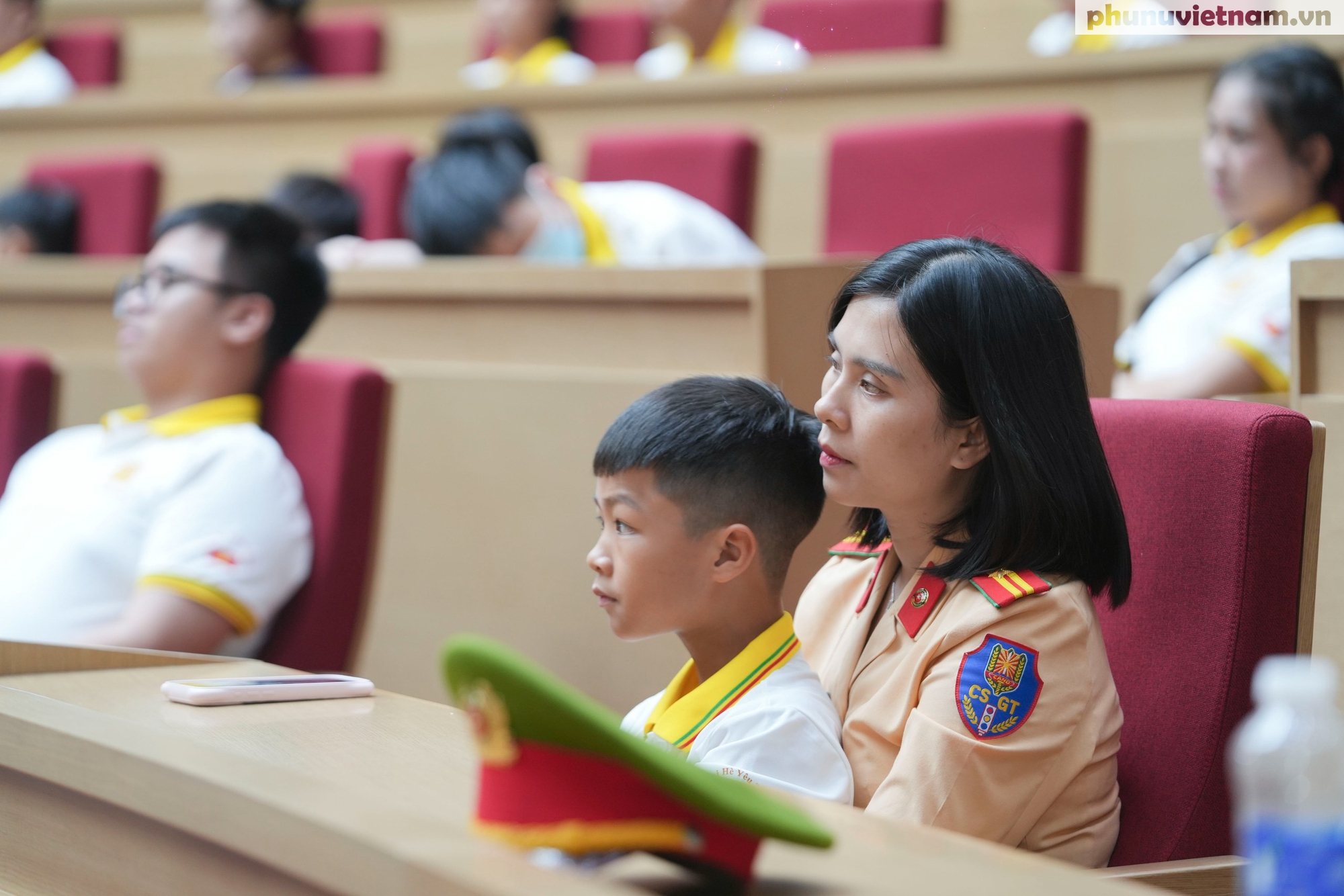 Bộ Công an gặp mặt, biểu dương 150 con cán bộ, chiến sĩ, thương binh, liệt sĩ, con đỡ đầu- Ảnh 20. Bộ Công an gặp mặt, biểu dương 150 con cán bộ, chiến sĩ, thương binh, liệt sĩ, con đỡ đầu- Ảnh 20.