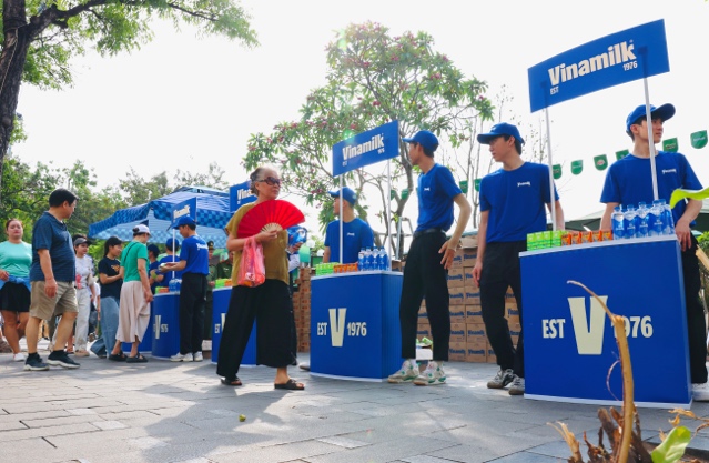 Vinamilk hỗ trợ 40.000 sản phẩm dinh dưỡng cho Chương trình Tổ quốc bình yên- Ảnh 2. Vinamilk hỗ trợ 40.000 sản phẩm dinh dưỡng cho Chương trình Tổ quốc bình yên- Ảnh 2.