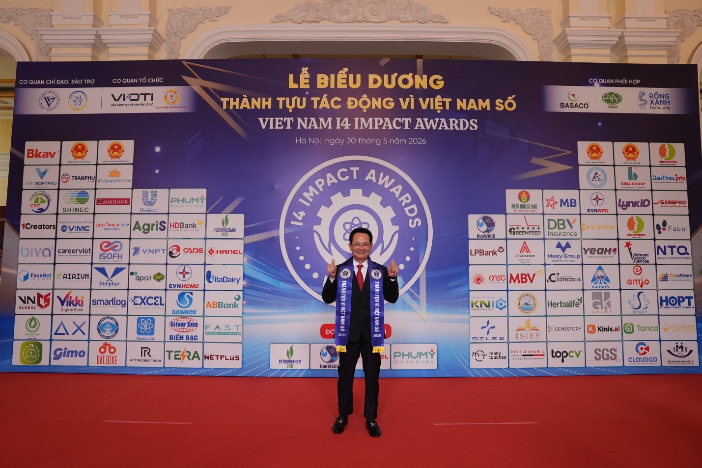 Tổng Giám đốc EVNNPC nhận Giải thưởng Lãnh đạo Sáng tạo và Chuyển đổi số- Ảnh 4. Tổng Giám đốc EVNNPC nhận Giải thưởng Lãnh đạo Sáng tạo và Chuyển đổi số- Ảnh 4.