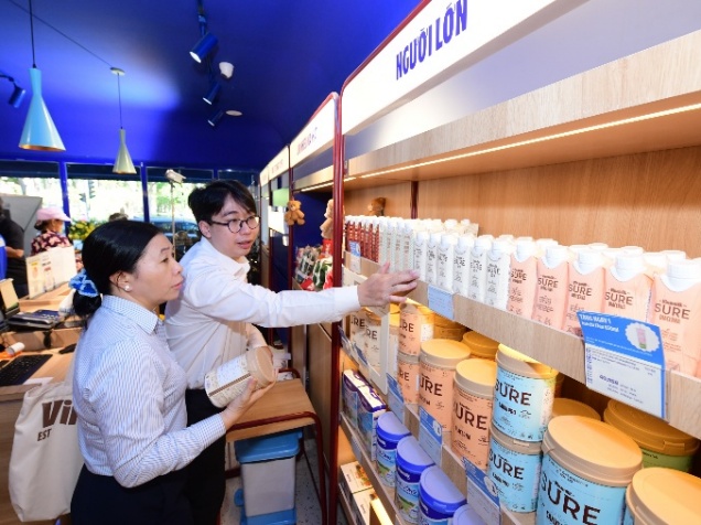Vinamilk đón thế hệ “đồng niên” tham quan nhà máy với lời hứa chăm sóc sức khỏe bằng dinh dưỡng chất lượng- Ảnh 4.