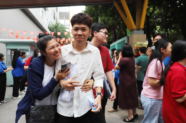 Kỳ thi tốt nghiệp THPT 2026: Khoảng lặng bình yên bên giấc ngủ trưa của các sĩ tử - Ảnh 3.