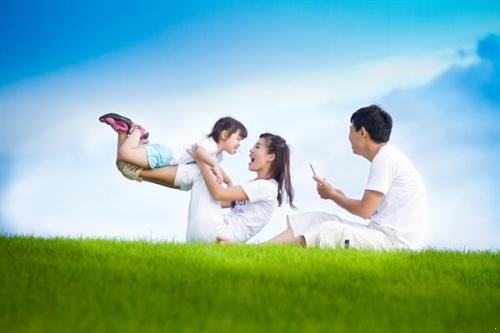 Hạnh phúc bắt đầu từ sự kết nối cảm xúc - Ảnh 2.