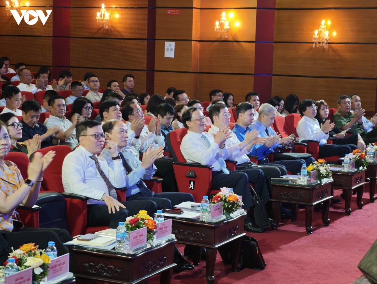 Báo chí cần chuyển từ cơ quan thông tin sang dẫn dắt thông tin, tham gia kiến tạo- Ảnh 3.