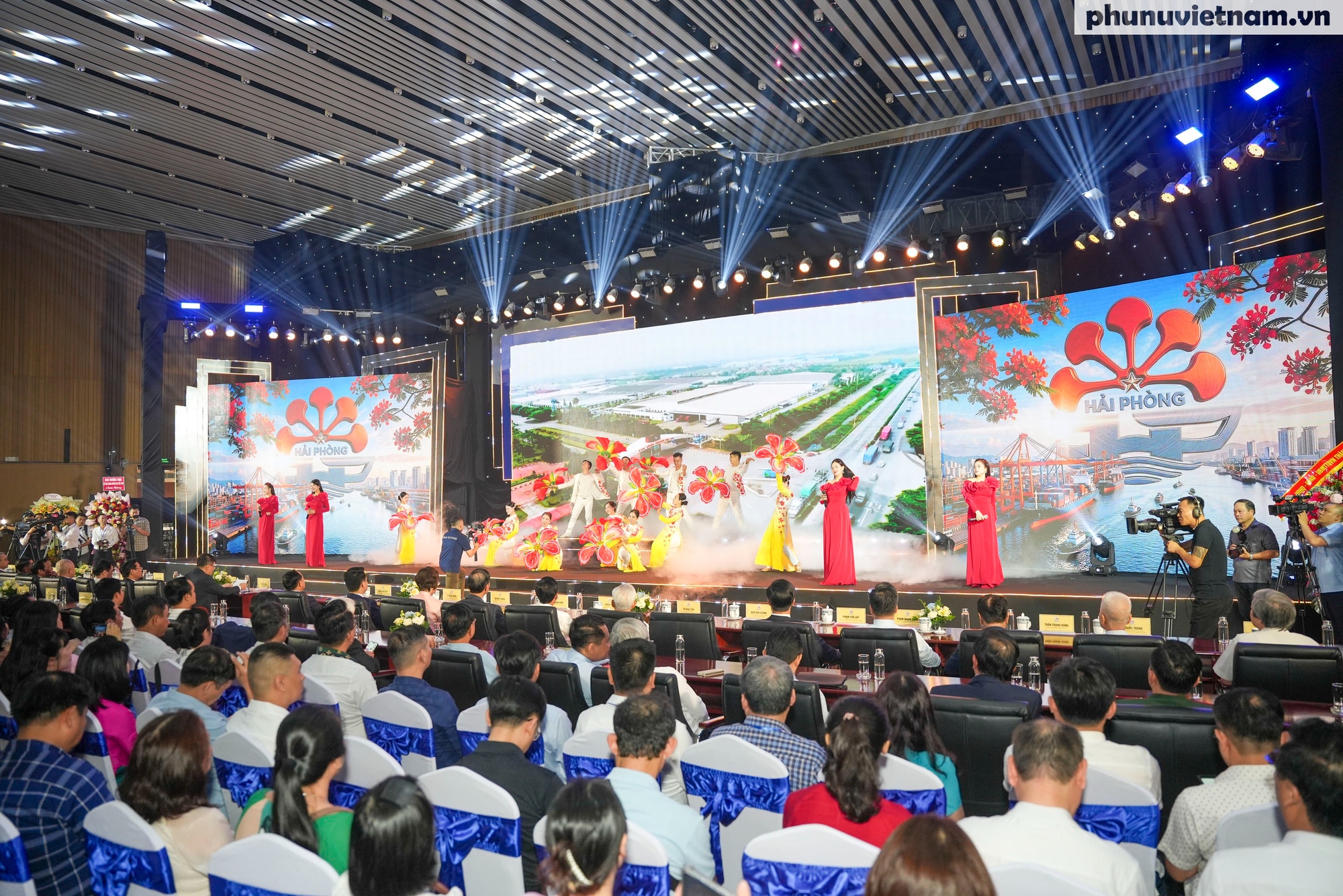 Tưng bừng khai mạc Hội Báo toàn quốc 2026- Ảnh 2. Tưng bừng khai mạc Hội Báo toàn quốc 2026- Ảnh 2.