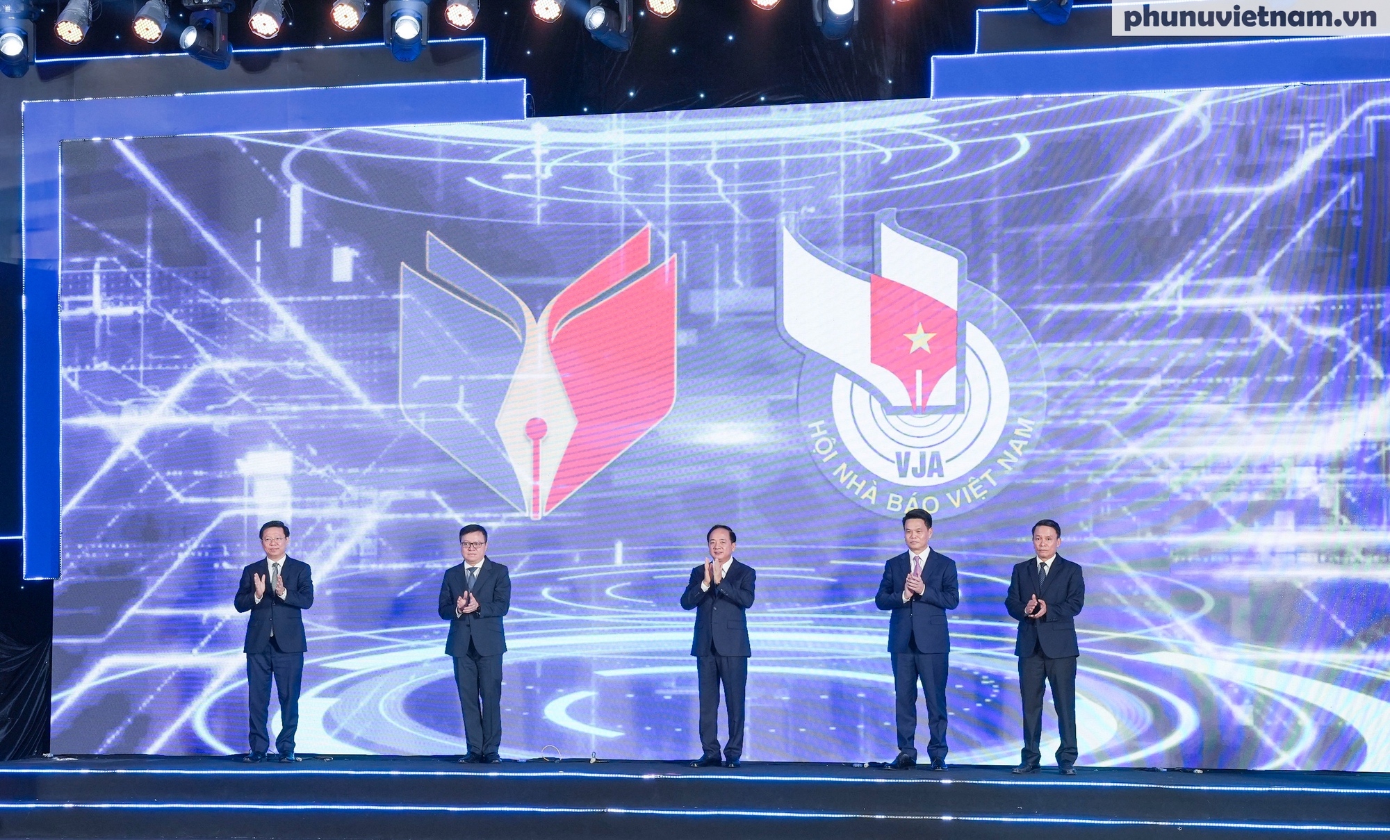 Tưng bừng khai mạc Hội Báo toàn quốc 2026- Ảnh 7. Tưng bừng khai mạc Hội Báo toàn quốc 2026- Ảnh 7.