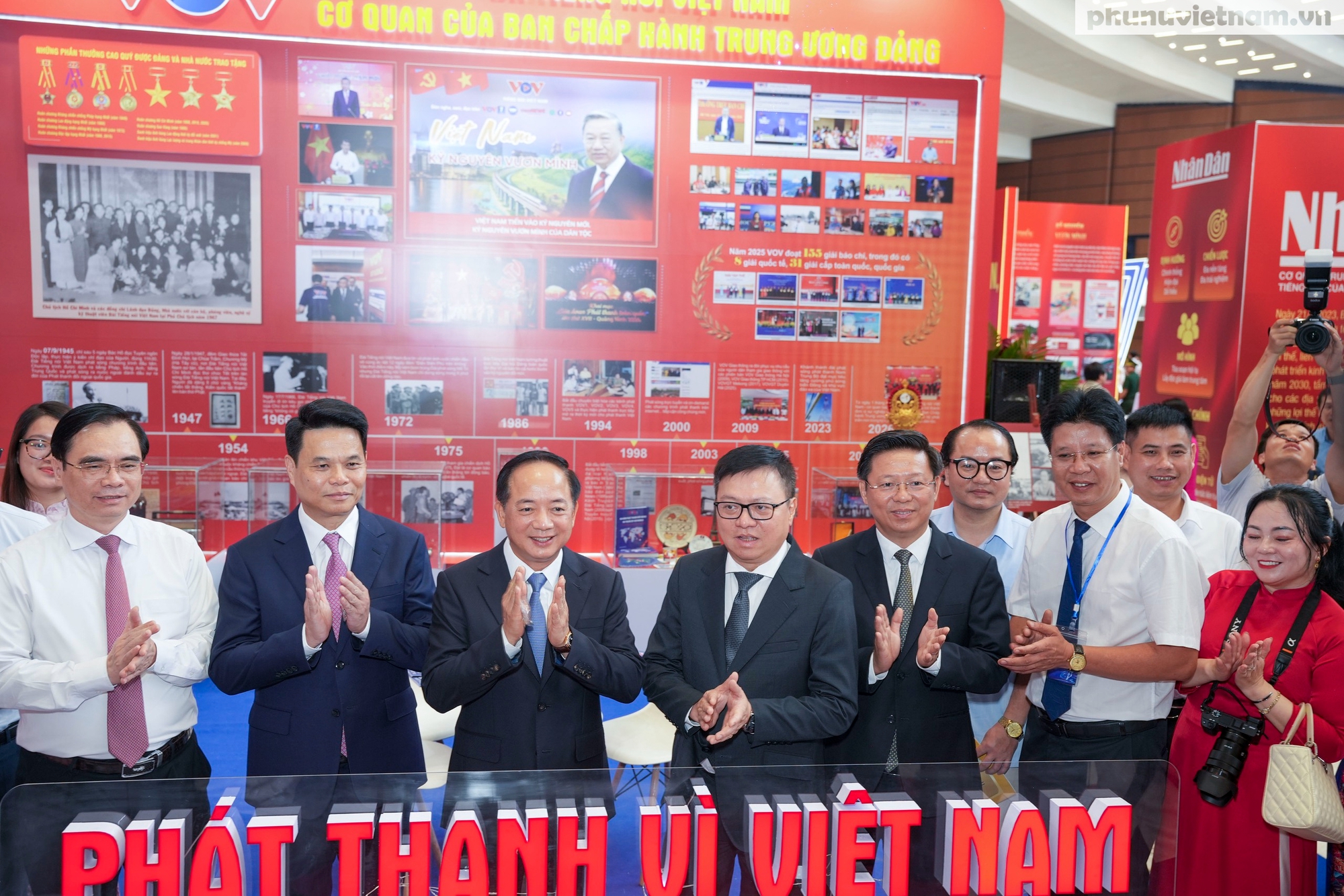 Tưng bừng khai mạc Hội Báo toàn quốc 2026- Ảnh 8. Tưng bừng khai mạc Hội Báo toàn quốc 2026- Ảnh 8.