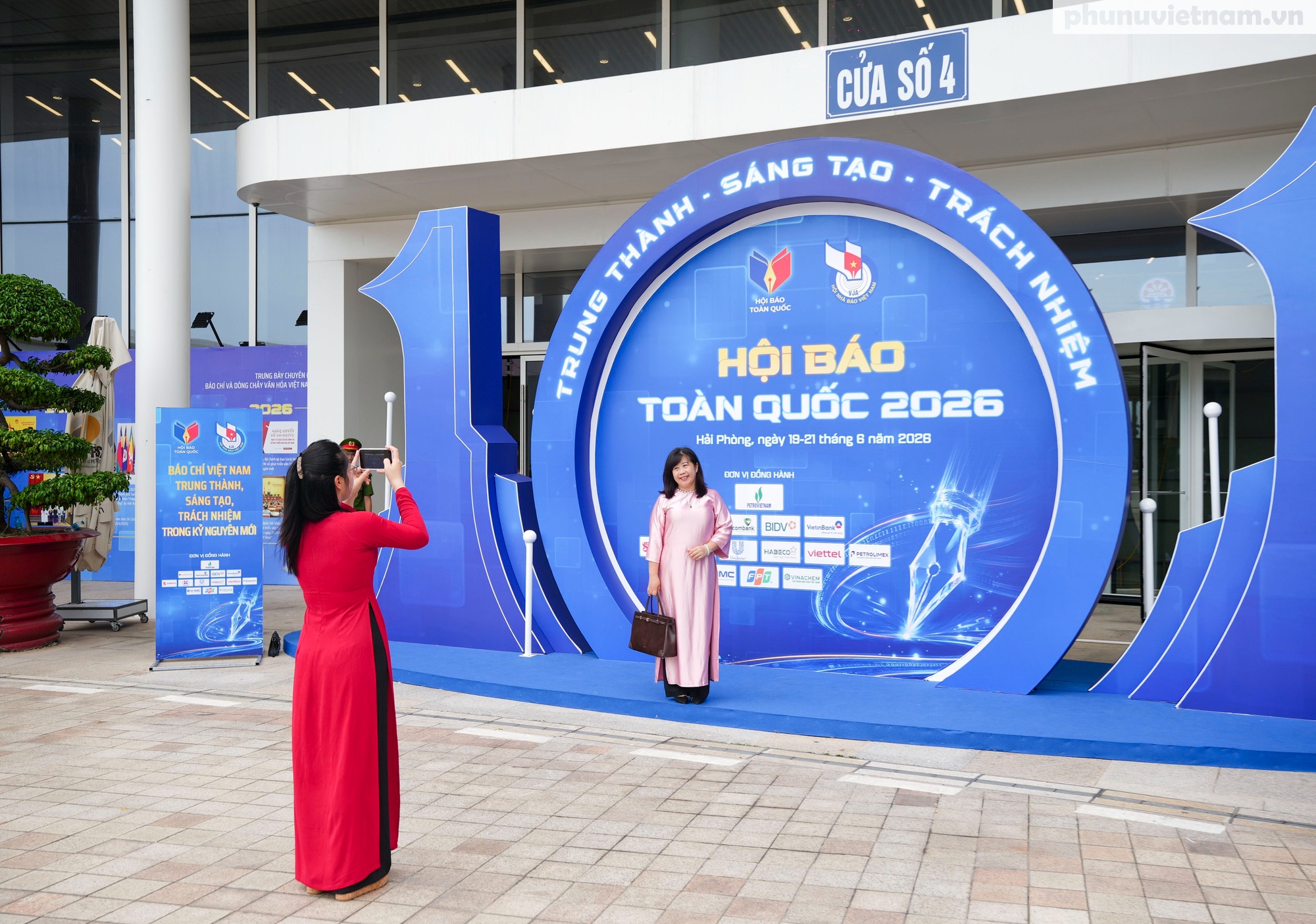 Tưng bừng khai mạc Hội Báo toàn quốc 2026- Ảnh 18. Tưng bừng khai mạc Hội Báo toàn quốc 2026- Ảnh 18.