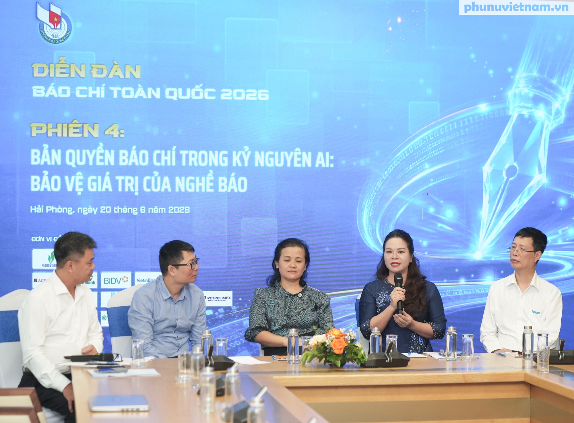 Không thể để AI “sống trên lưng” báo chí - Ảnh 4.