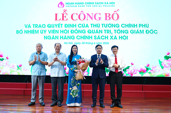 Tân Tổng Giám đốc Ngân hàng Chính sách xã hội Nguyễn Thị Hằng nhận nhiệm vụ- Ảnh 4.