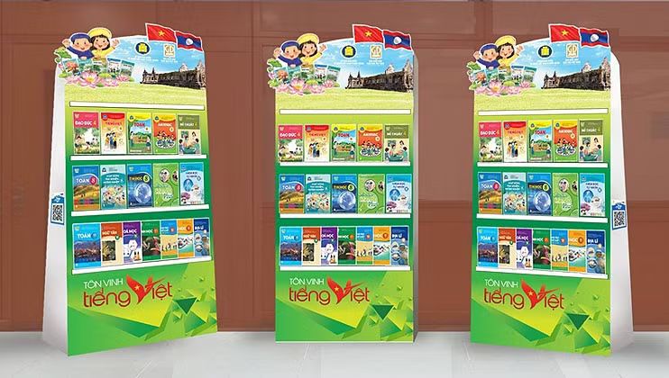 Vietnamese-language bookshelves: a bridge to preserving the mother tongue for overseas Vietnamese communities - Ảnh 4.