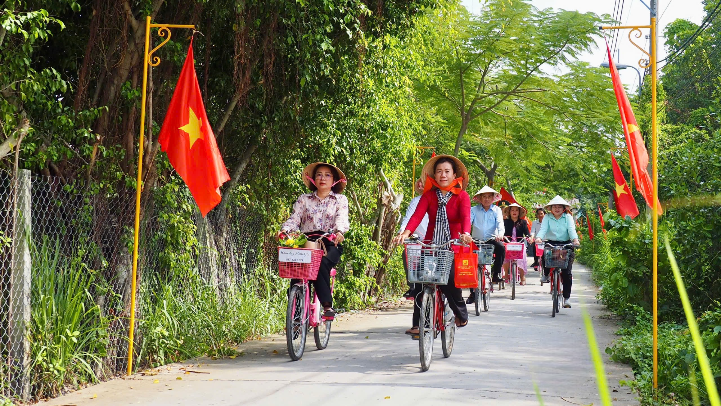 Nữ thủ lĩnh hồi sinh nghề muối truyền thống bằng du lịch cộng đồng- Ảnh 1.
