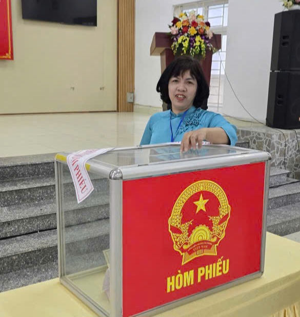 Hà Nội: Phụ nữ Nam Phù đưa nghề truyền thống lên không gian số- Ảnh 1.