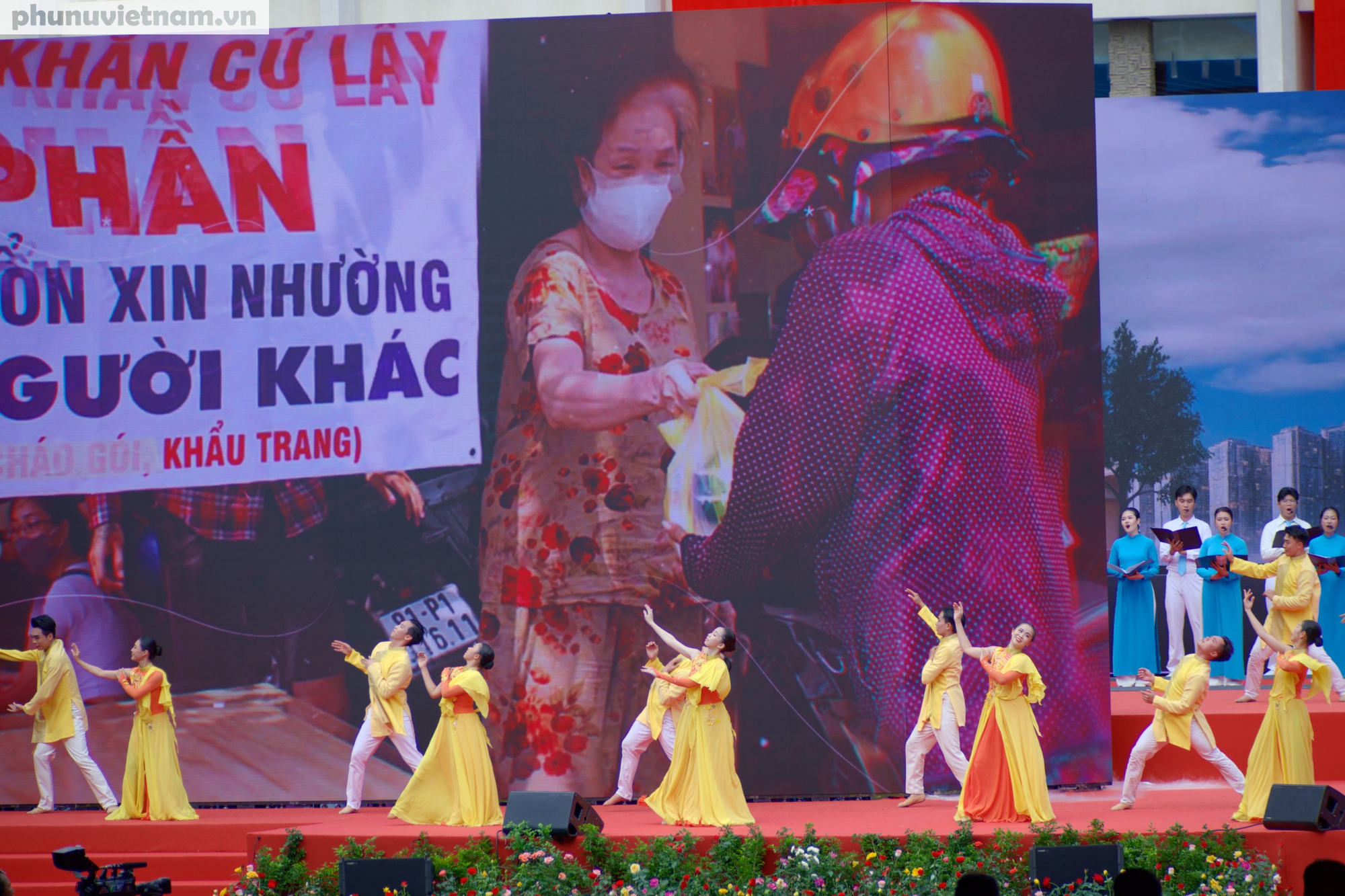 Những hình ảnh đẹp tại Lễ kỷ niệm 50 năm thành phố mang tên Bác - Ảnh 20.
