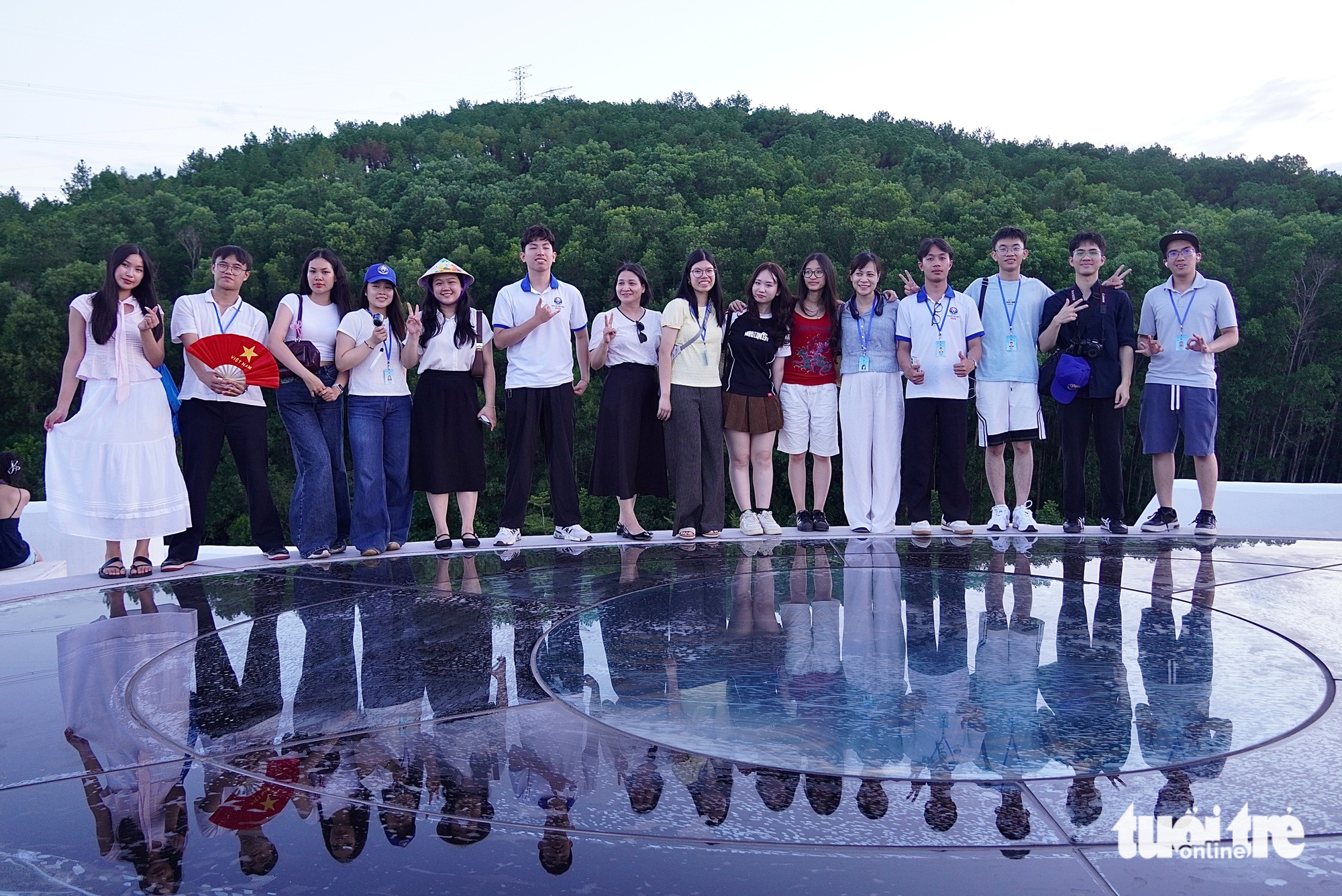 Cuộc gặp giữa hai thế hệ kiều bào bên dòng sông Hương- Ảnh 9.