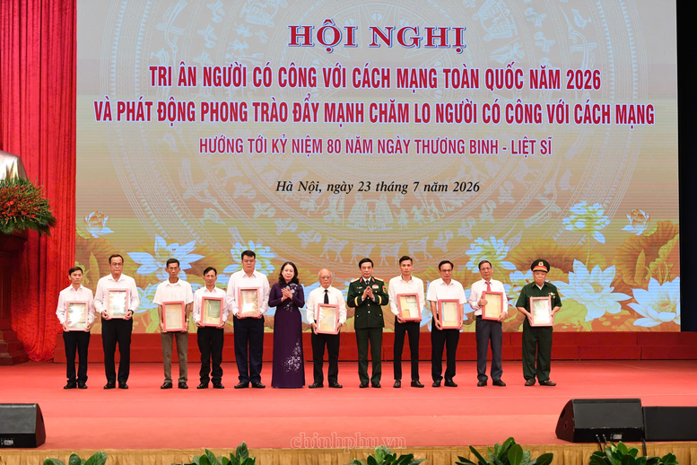 Thủ tướng phát động "Phong trào đẩy mạnh chăm lo người có công với cách mạng" - Ảnh 8.
