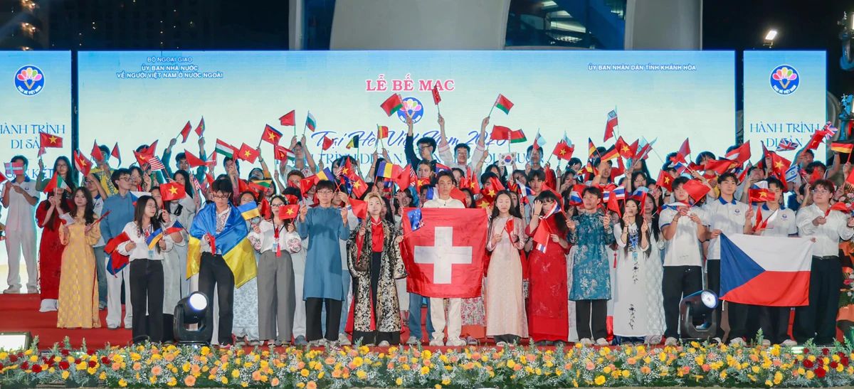 Viet Nam Summer Camp 2026 Concludes: A Journey Through Heritage, A Lasting Connection to the Homeland - Ảnh 1.