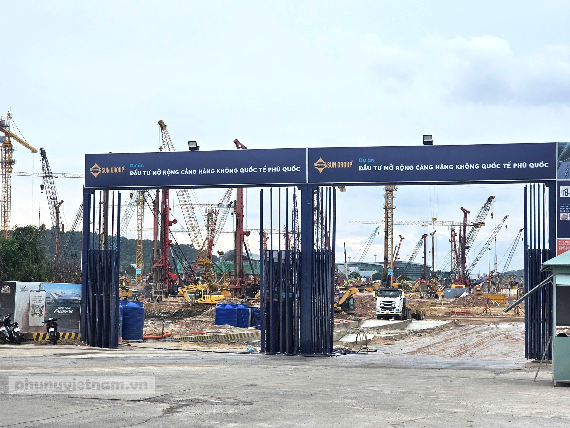 Bí thư Tỉnh ủy An Giang yêu cầu đẩy nhanh tiến độ công trình phụ vụ APEC tại Phú Quốc- Ảnh 1.