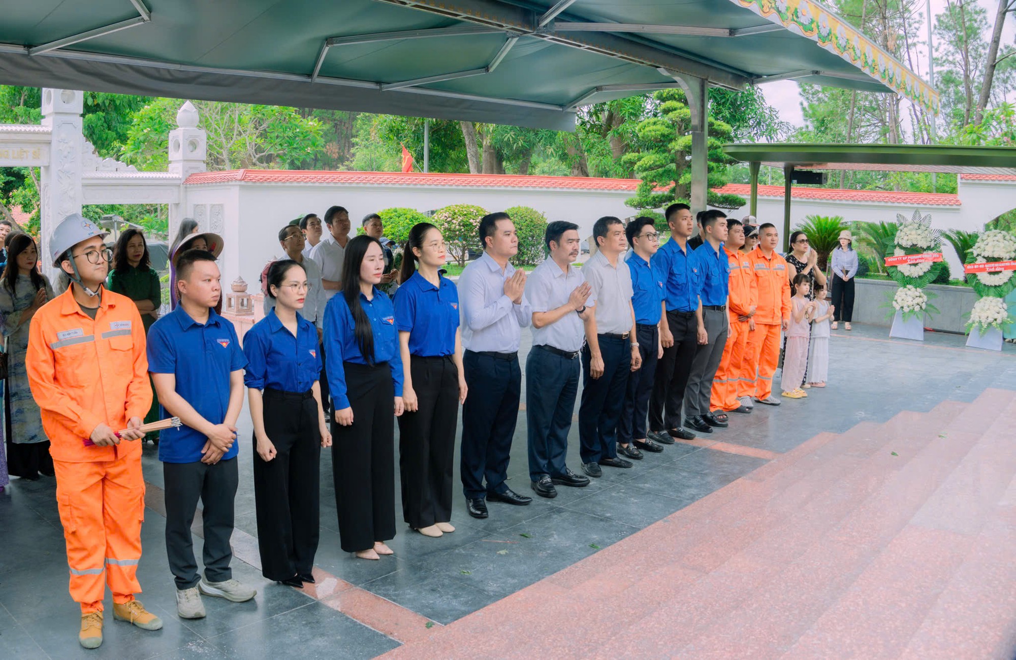 EVNNPC lan tỏa truyền thống "Uống nước nhớ nguồn" bằng những việc làm thiết thực - Ảnh 22.
