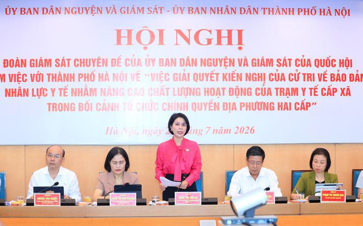 Hà Nội: Tăng đãi ngộ, tạo cú hích cho y tế cơ sở - Ảnh 1.