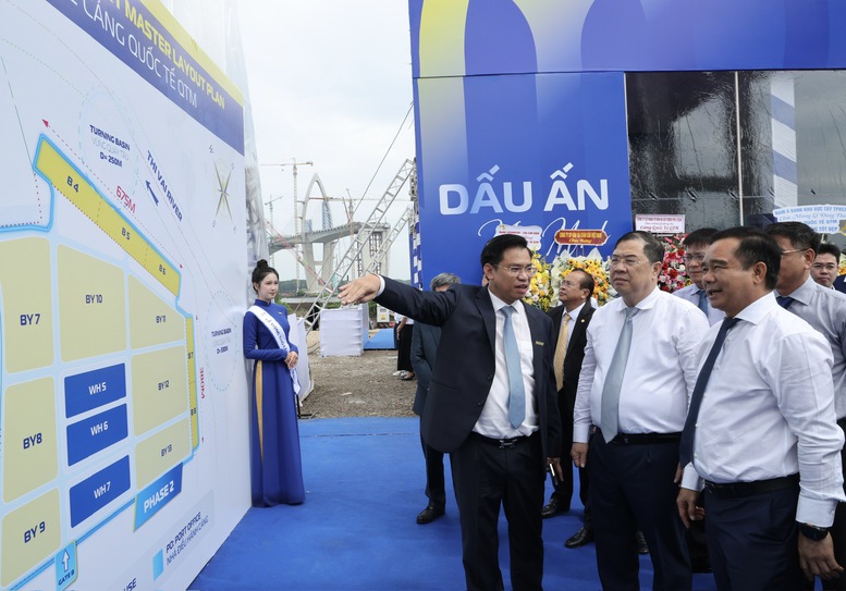 Phó Thủ tướng Thường trực Phạm Gia Túc dự lễ khởi công dự án cảng biển thuộc Cụm cảng nước sâu Cái Mép-Thị Vải (TPHCM)- Ảnh 4.