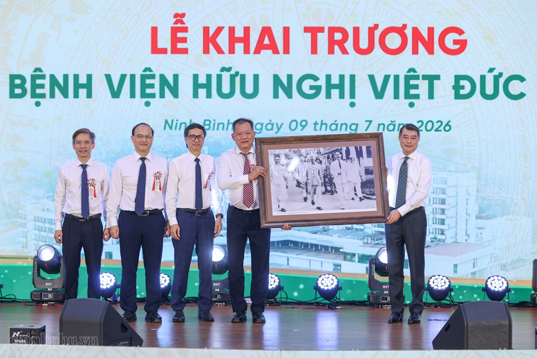 Thủ tướng Lê Minh Hưng: Xây dựng những bệnh viện hiện đại và hình thành hệ sinh thái y tế phát triển đồng bộ- Ảnh 5.