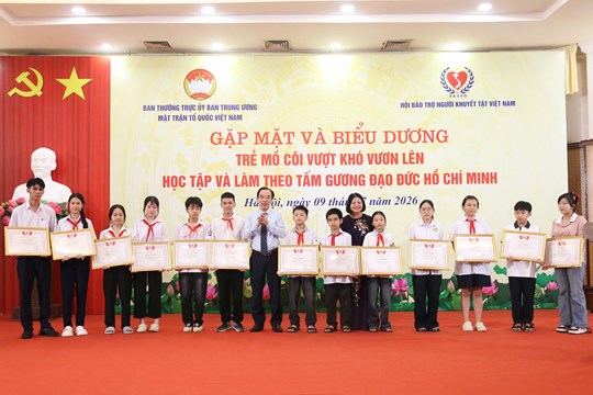 Gặp mặt và biểu dương 170 trẻ mồ côi vượt khó vươn lên- Ảnh 6.
