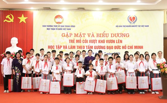 Gặp mặt và biểu dương 170 trẻ mồ côi vượt khó vươn lên- Ảnh 3.