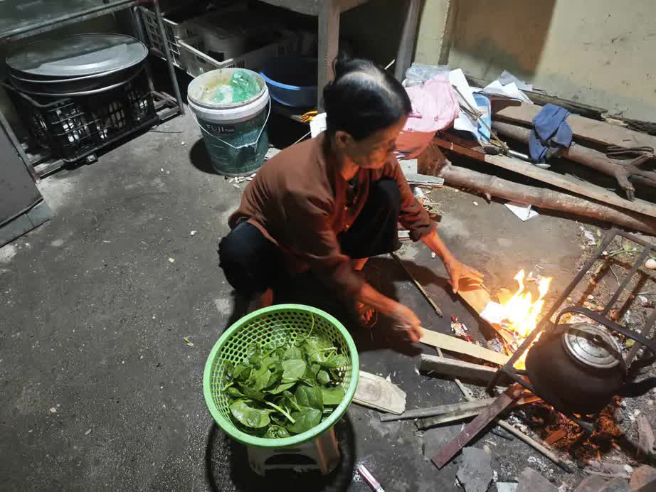 "Bà ơi, bao giờ bố con về?”, câu hỏi xé lòng của bé lớp 3 khi bố tai nạn giao thông- Ảnh 3.