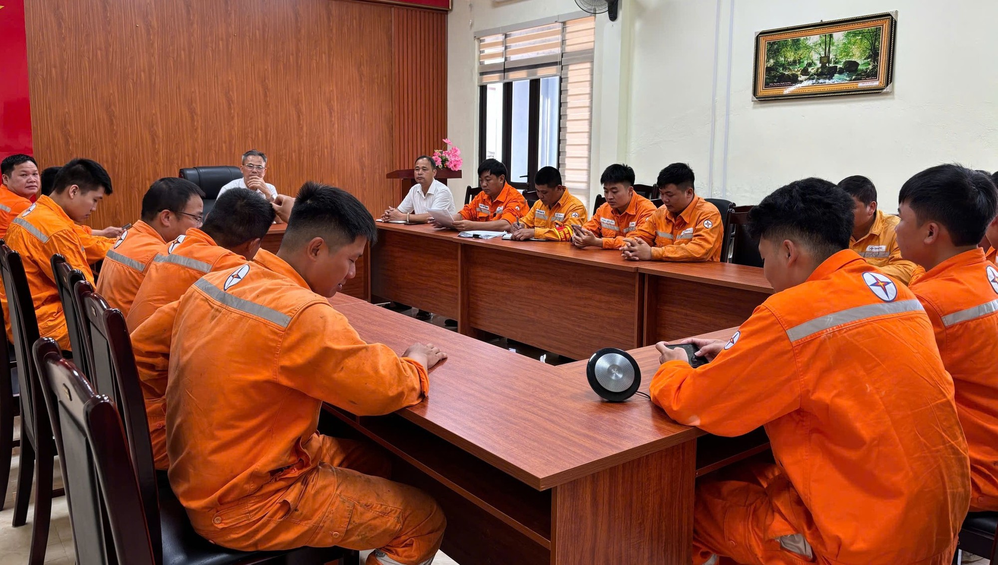 Điện lực miền Bắc tăng cường “lá chắn” an toàn trong mùa mưa bão- Ảnh 12.
