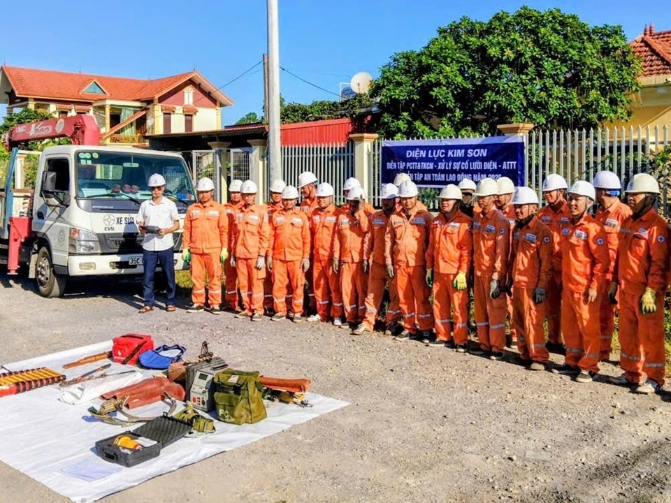 Điện lực miền Bắc tăng cường “lá chắn” an toàn trong mùa mưa bão- Ảnh 10.