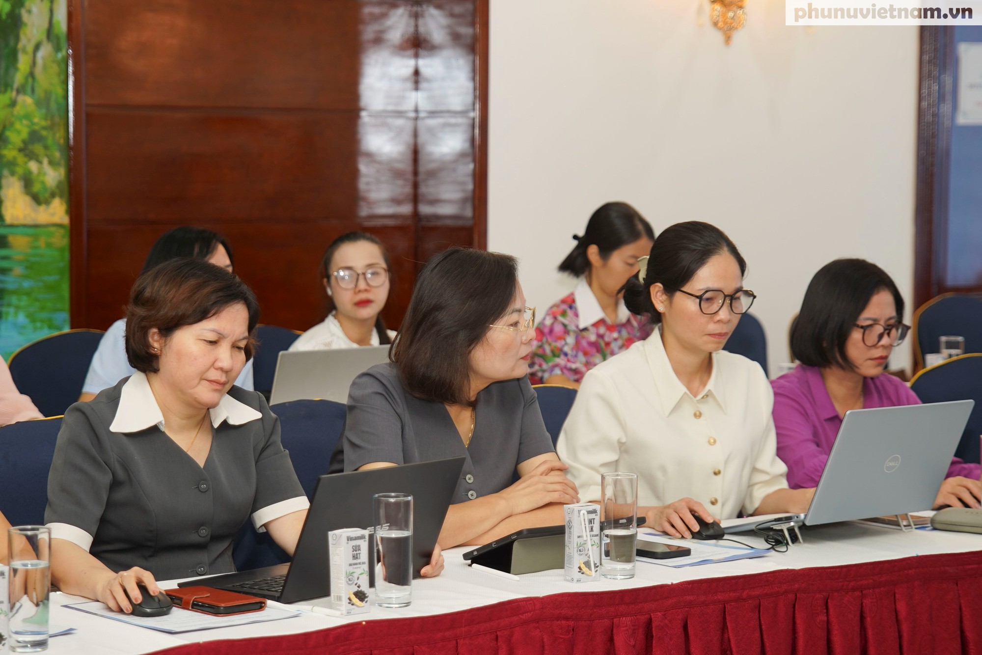 Tạo cơ chế để phụ nữ tiếp cận nước sạch, duy trì bền vững tiêu chí “3 sạch” - Ảnh 3.