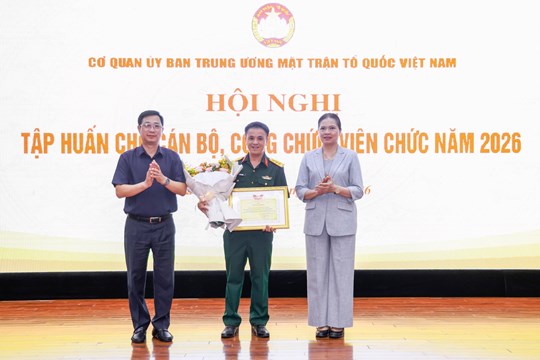 Bế mạc lớp tập huấn cho cán bộ, công chức, viên chức Cơ quan Ủy ban Trung ương MTTQ Việt Nam- Ảnh 4.
