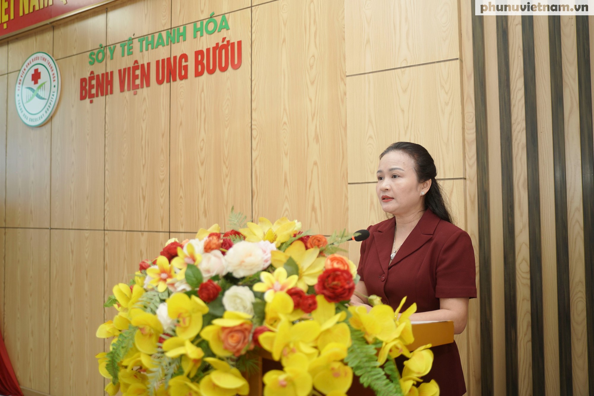 Báo Phụ nữ Việt Nam trao tặng 50 suất quà cho bệnh nhân ung thư hoàn cảnh khó khăn- Ảnh 2.