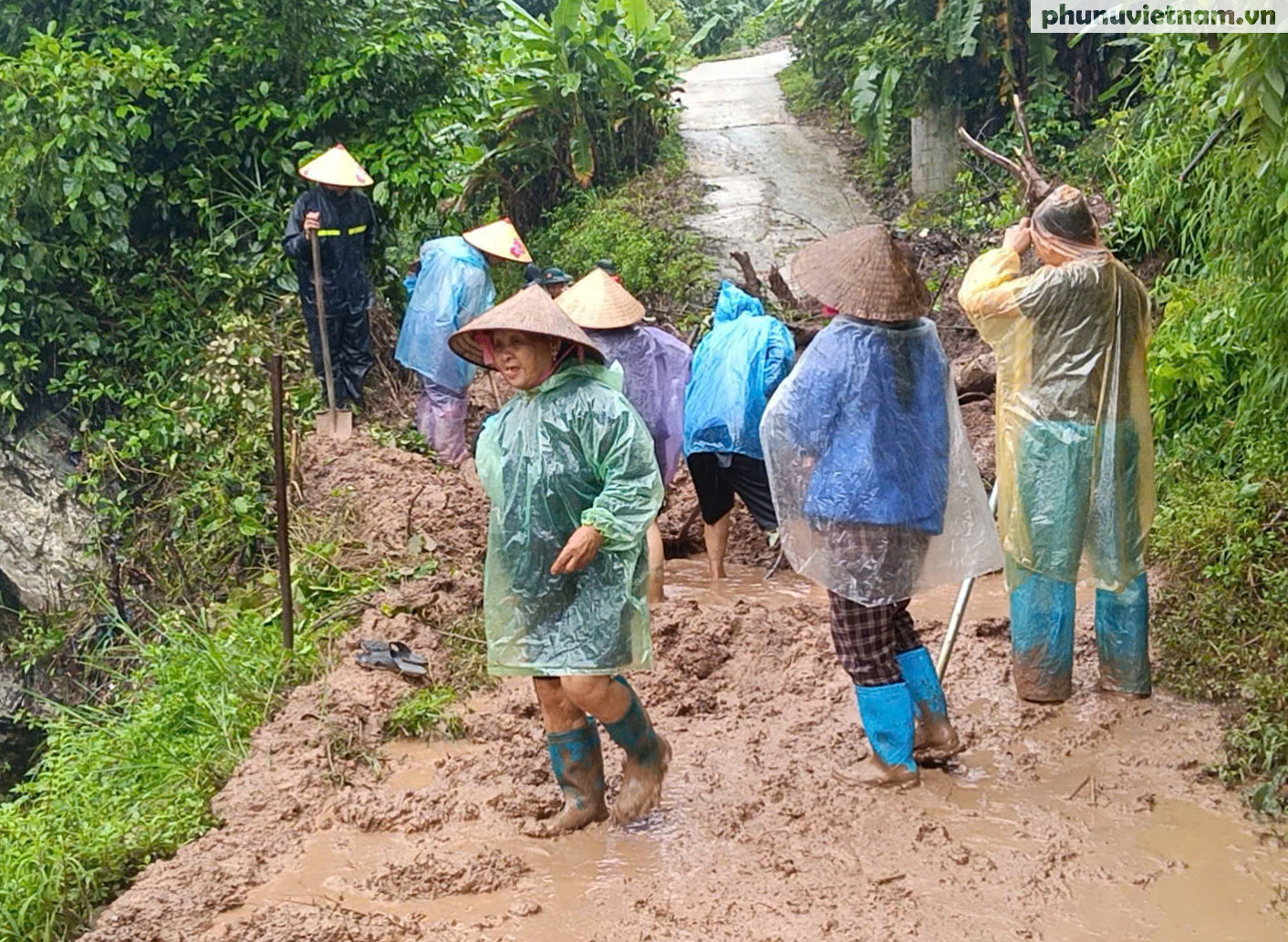 Hội LHPN Lạng Sơn sát cánh cùng người dân vượt qua mưa lũ do bão số 4- Ảnh 5.