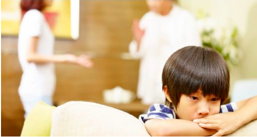 Đừng để dạy con thành “cuộc chiến” của vợ chồng - Ảnh 1.