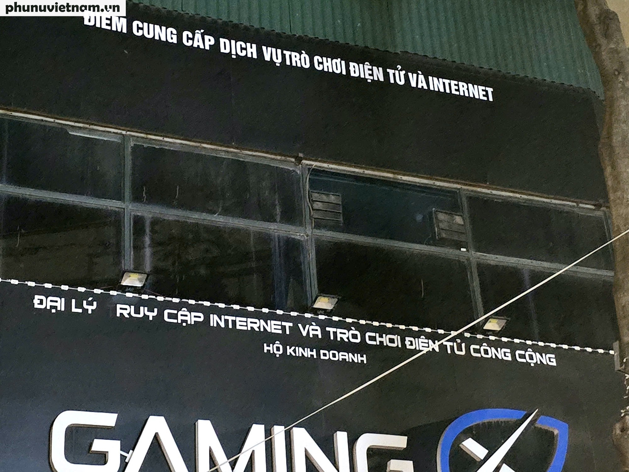 Công an Hà Nội kiểm tra, xử lý hàng loạt quán game hoạt động đêm bất chấp lệnh cấm - Ảnh 2.