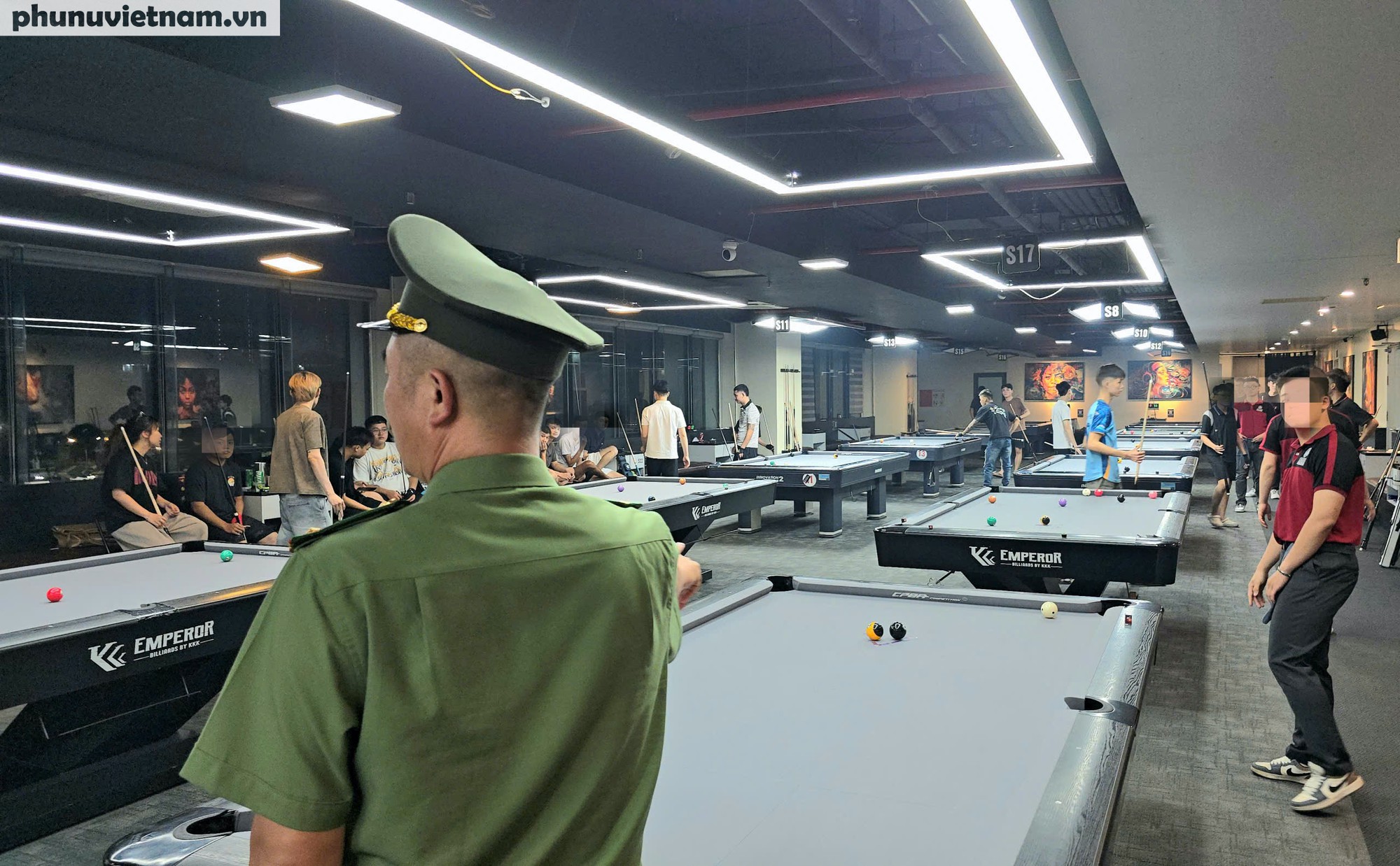 Công an Hà Nội kiểm tra, xử lý hàng loạt quán game hoạt động đêm bất chấp lệnh cấm - Ảnh 14.