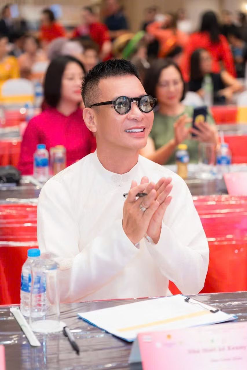 The emotional language of fashion at the Vietnam-Thailand Ao Dai Beauty Contest- Ảnh 2.