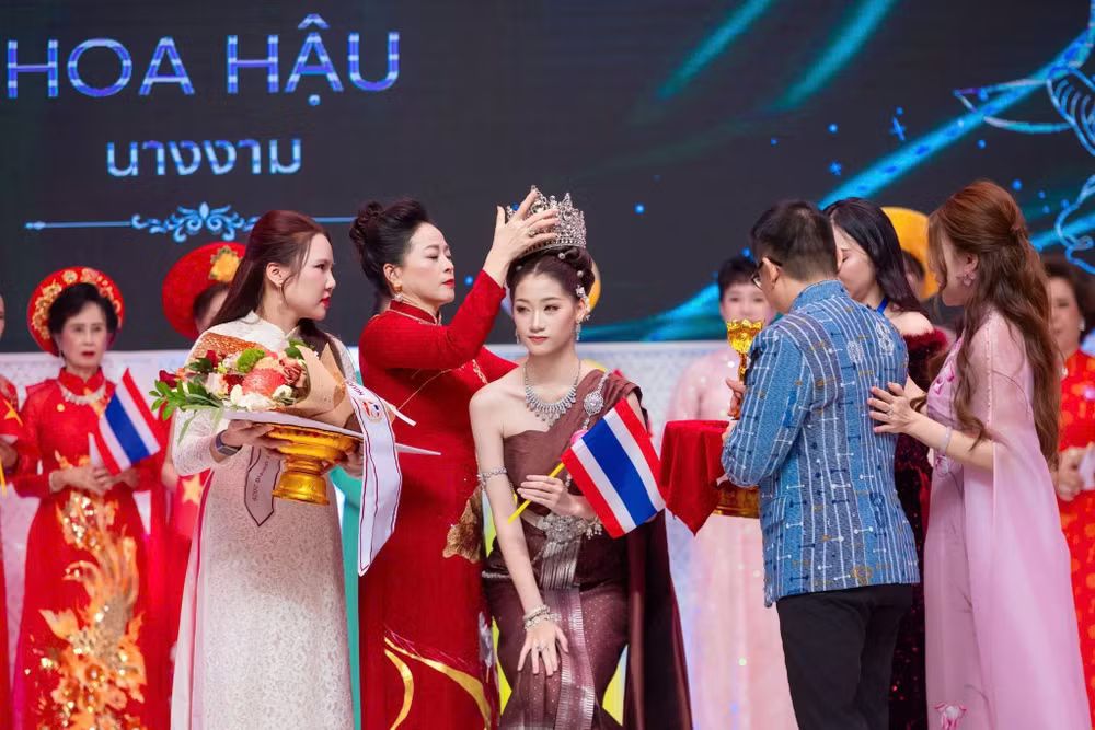 The emotional language of fashion at the Vietnam-Thailand Ao Dai Beauty Contest- Ảnh 4.