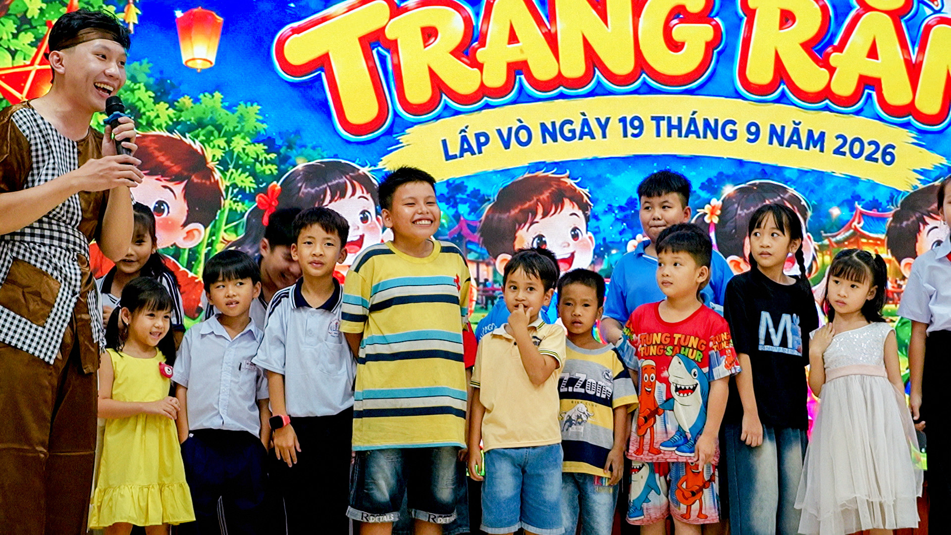 Từ đêm hội Trung thu đến toa thuốc nghĩa tình- Ảnh 1.