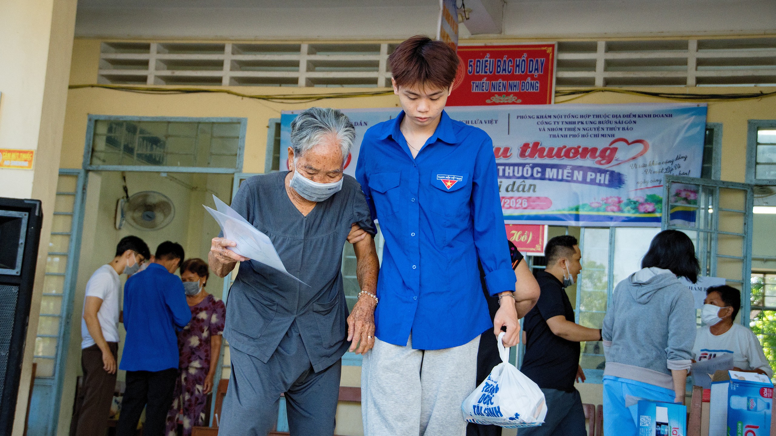 Từ đêm hội Trung thu đến toa thuốc nghĩa tình- Ảnh 25.