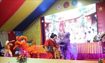 Bringing the Vietnamese Mid-Autumn Festival to the younger generation in Laos - Ảnh 2.
