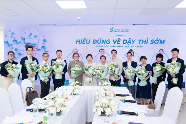 Thịt, sữa bị “đồn oan” gây dậy thì sớm: Chuyên gia chỉ điểm những thứ thực sự cần hạn chế - Ảnh 1.