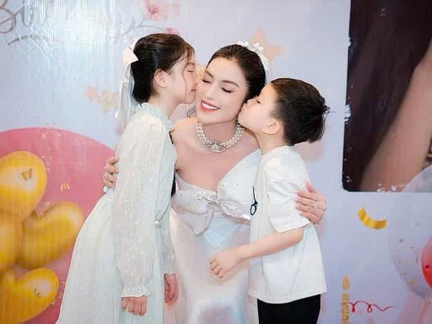 Diễn đàn tháng 9: Á hậu Thụy Vân, MC Kim Huyền Sâm không biến kỳ vọng thành áp lực con- Ảnh 3.