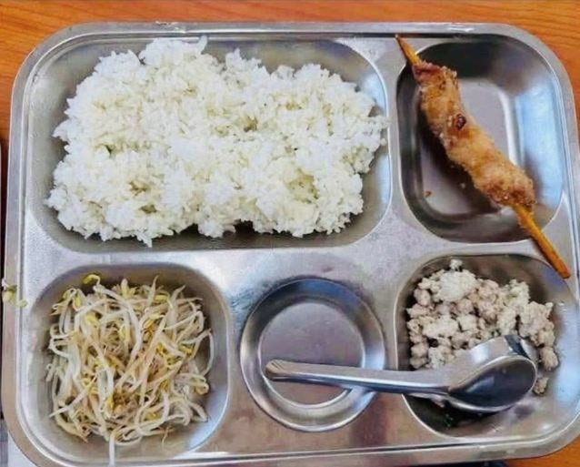 Bữa ăn bán trú Hà Nội: Chính sách được chuẩn bị từ sớm nhưng sự cố vẫn xảy ra- Ảnh 1.