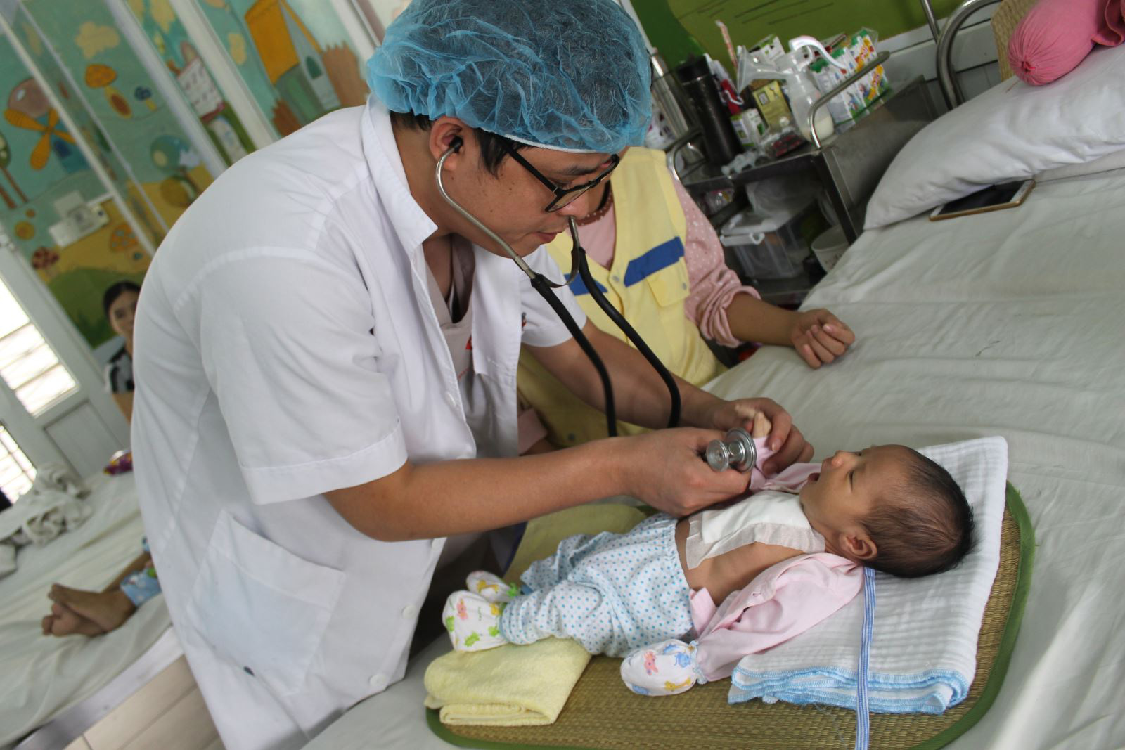 Mỗi năm Việt Nam có gần 12.000 trẻ mắc bệnh tim bẩm sinh - Ảnh 1.
