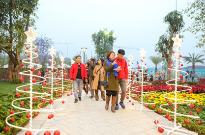 Mỹ Tâm, Tùng Dương diễn “cực sung” tại công viên thể thao lớn nhất Đông Nam Á - Ảnh 5.
