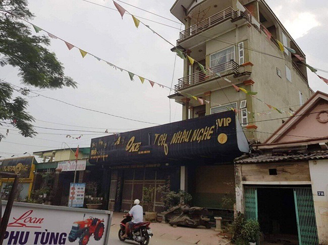 Nghệ An: Triệt xóa sới bạc “khủng” trong quán karaoke, bắt giữ 101 đối tượng nam nữ - Ảnh 2.