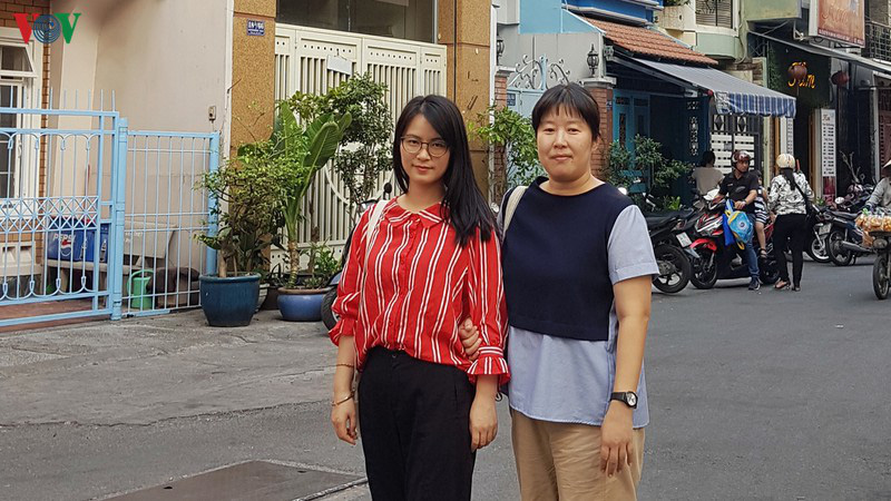 Người nước ngoài đón Tết ở Việt Nam: Bị la vì quét nhà ngày mùng 1 Tết - Ảnh 2.
